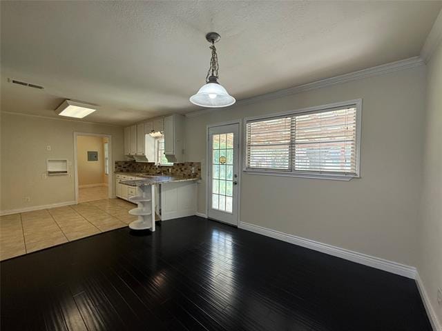 Building Photo - 1135 Park Center St