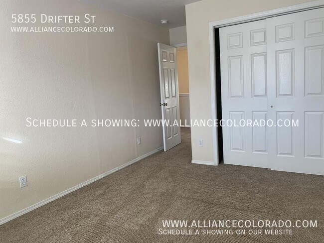 Building Photo - 5855 Drifter St