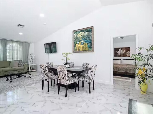 Building Photo - 9308 President Cir