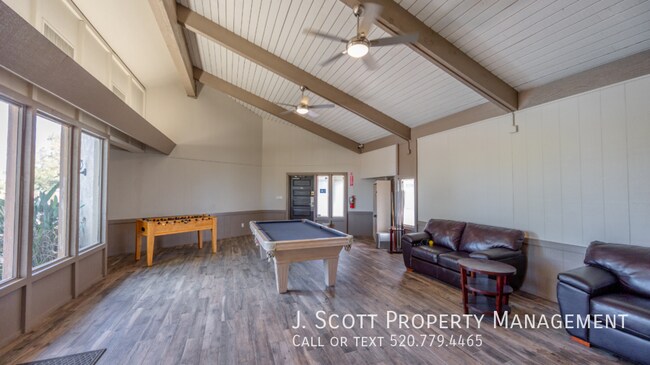 Building Photo - 9059 N Arroya Vista Dr