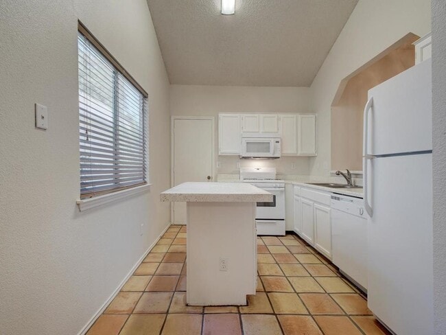 Building Photo - 6305 Evangeline Trail
