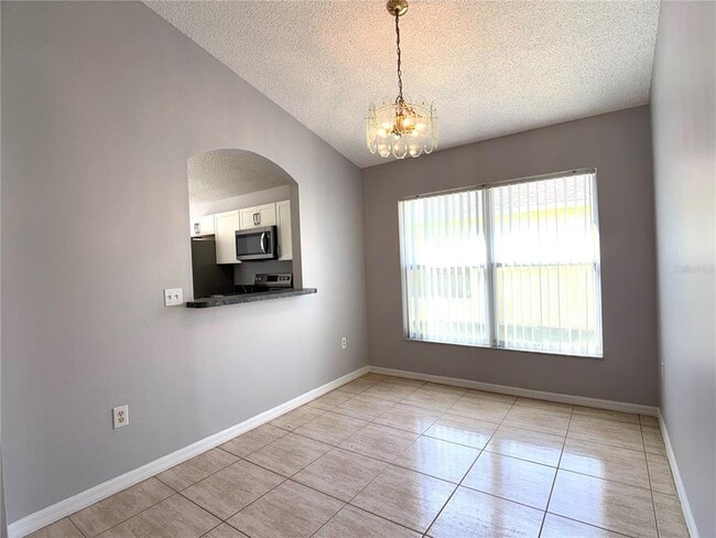 Building Photo - 732 Casterton Cir