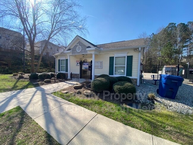 Building Photo - 289 Silver Ridge Dr