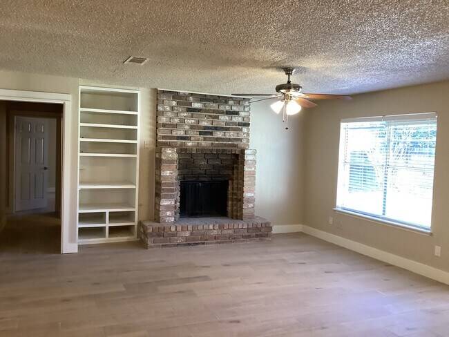 Building Photo - 2511 Peaceful Valley Dr