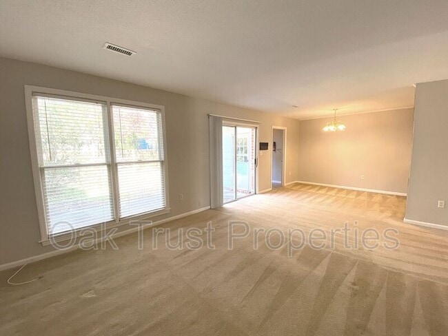 Building Photo - 4428 N Shirley Dr