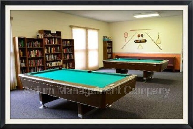 Building Photo - 1532 N Carolwood Blvd