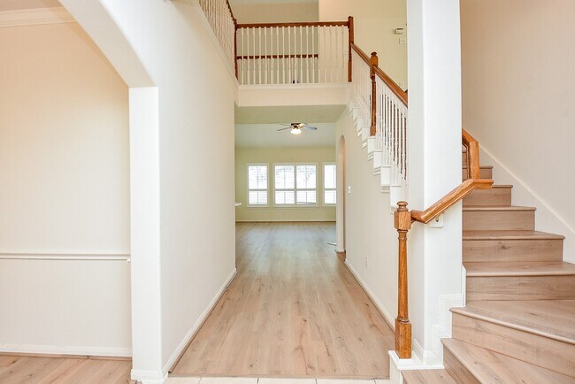 Building Photo - 15119 Newfield Bridge Ln