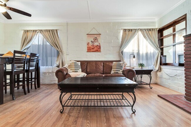 Building Photo - 2 Bedroom 1 Bath - Furnished Hilltop Home ...