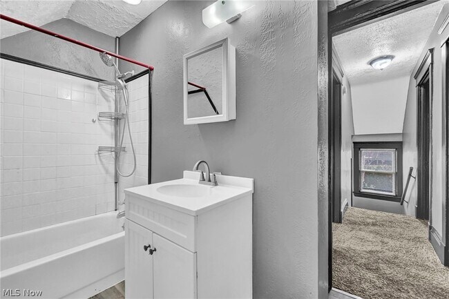 Building Photo - 2893 E 119th St