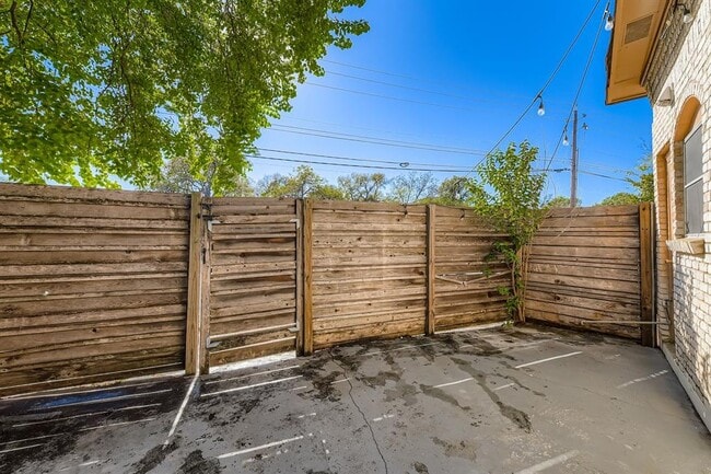 Building Photo - 7801 Shoal Creek Blvd