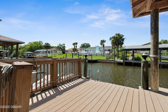 Building Photo - 15 Coolidge Ct