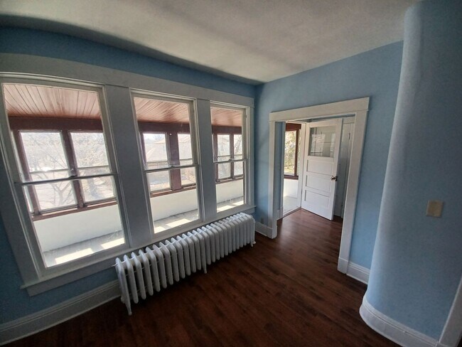 Building Photo - 787-789 Aurora Ave