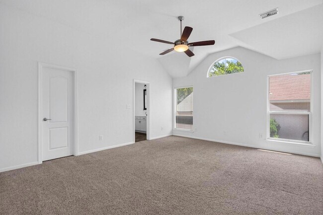 Building Photo - 1402 Club Chase Dr