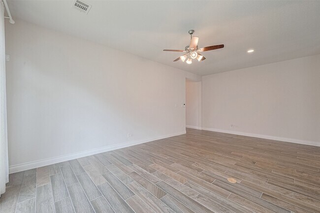 Building Photo - 6906 Montclair Colony Trl