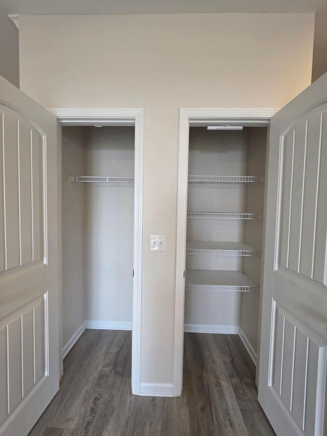 Building Photo - 2969 Old Field Rd