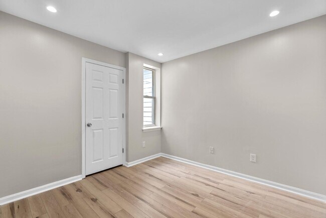 Building Photo - 232 N Patterson Park Ave