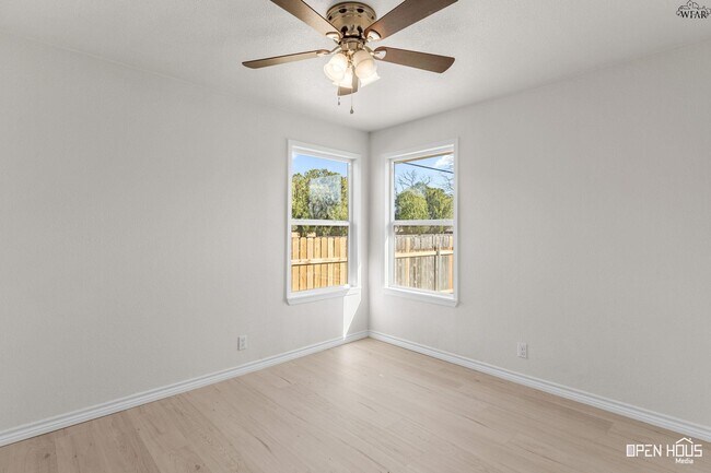 Building Photo - 3201 Cuba Ct