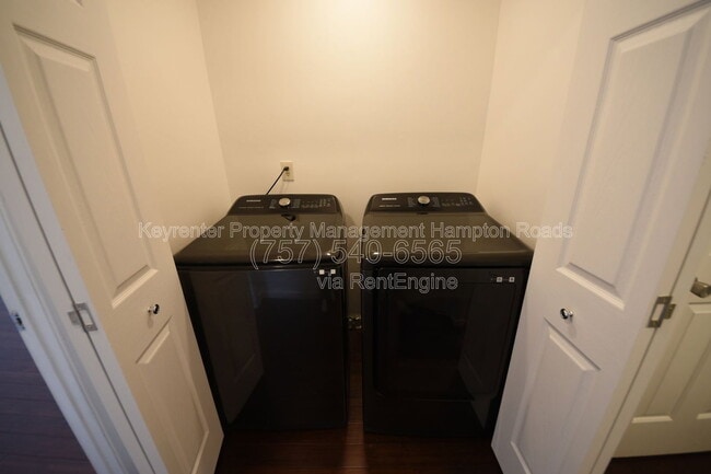 Building Photo - 101 Madison Chase