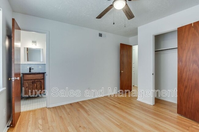 Building Photo - 3516 Mt Pleasant Dr
