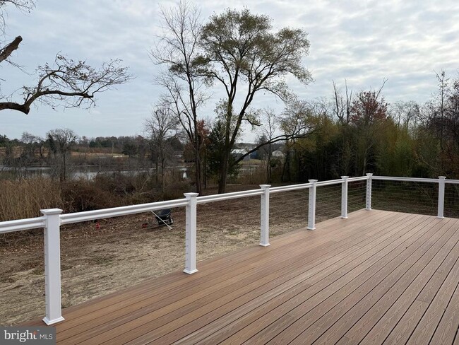 Building Photo - 44 Cedar Beach Rd