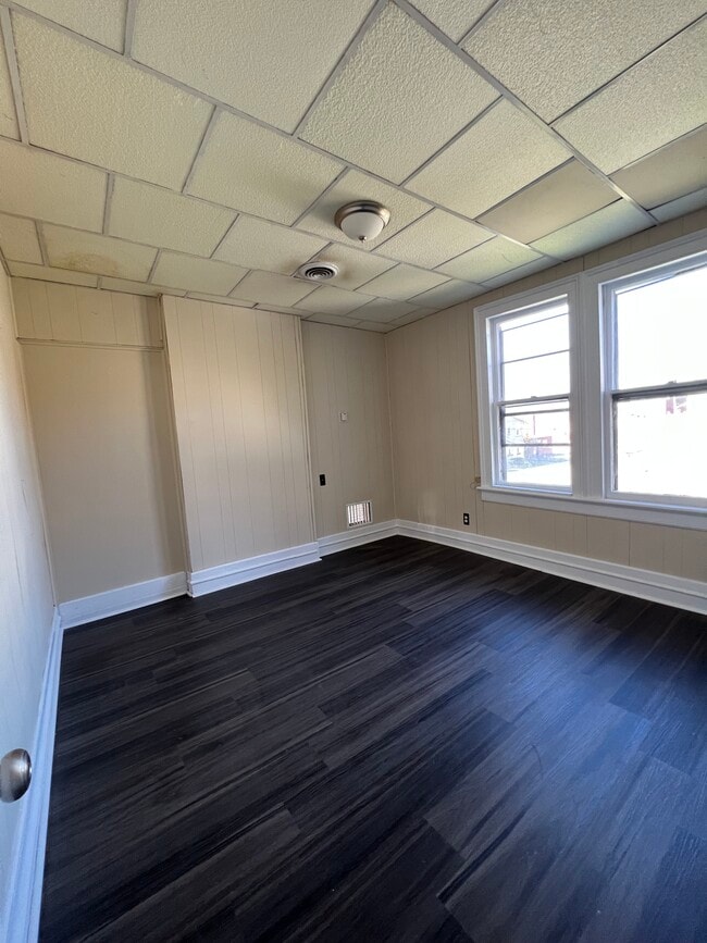 Building Photo - 82 Jersey Ave