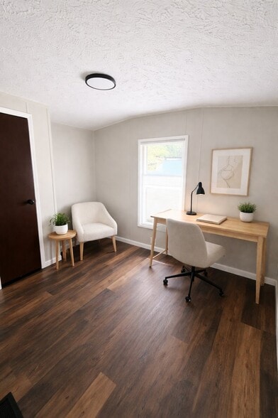 Building Photo - 11 Deerwood Park