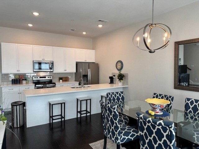 Building Photo - 111 Sumac St