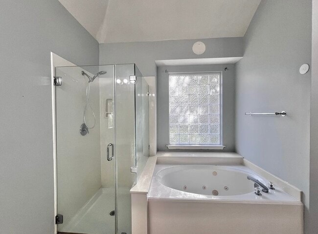 Building Photo - 14531 Chestnut Falls Dr