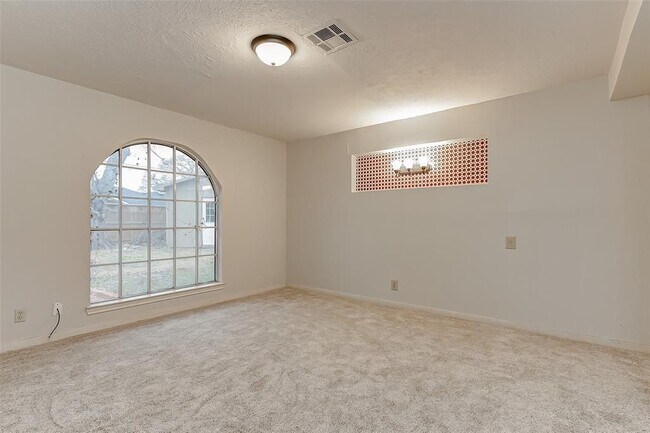 Building Photo - 6831 Reed Rd