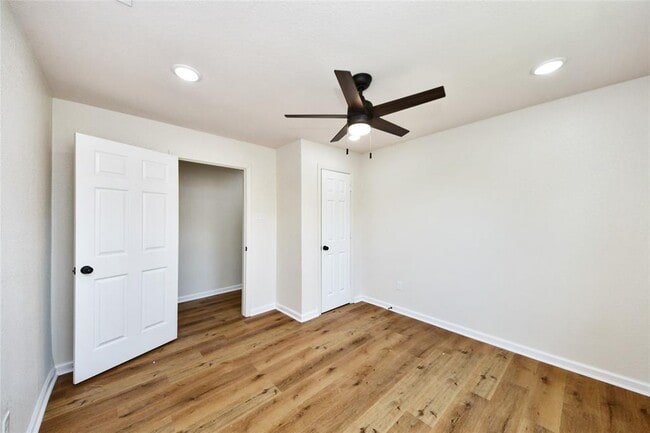 Building Photo - 2804 Bringhurst St