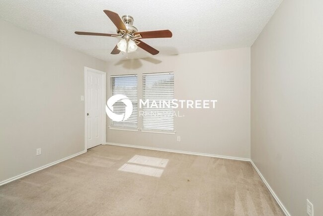 Building Photo - 3 Bedroom Pet-Friendly Home in Converse, TX with Main Street Renewal
