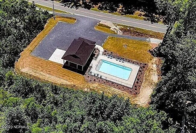 Building Photo - 615 Overland Ct