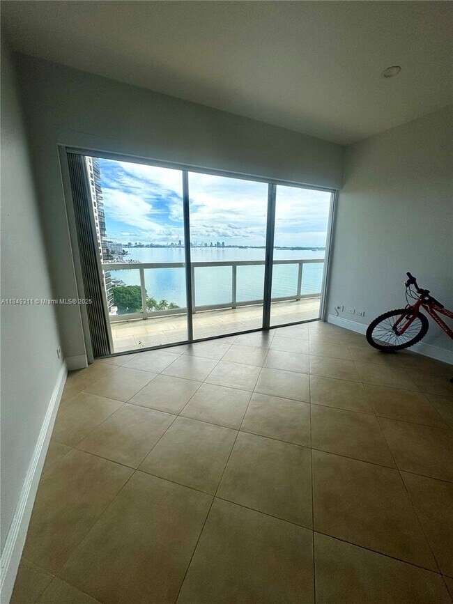 Building Photo - 2451 Brickell Ave