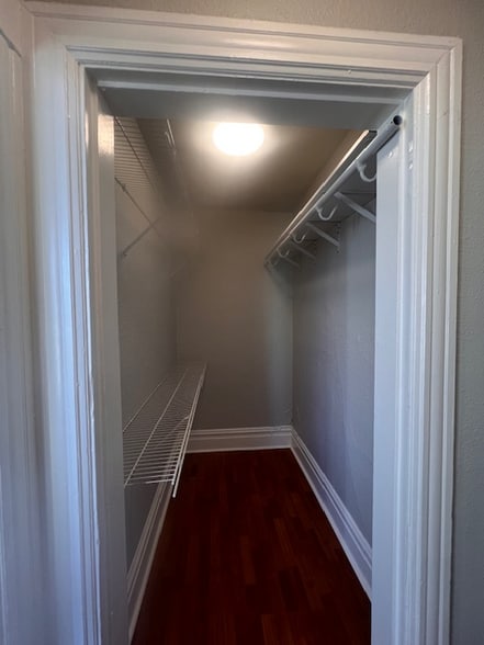 Building Photo - 312 E Olive Pl