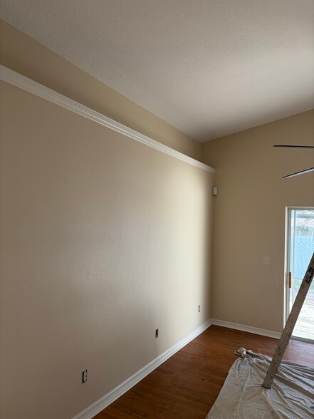 Building Photo - 2624 Hollow Ln