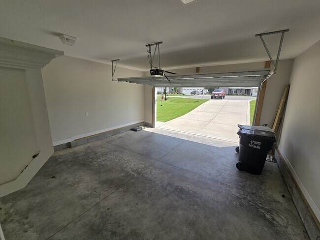 Building Photo - 463 Jackson Pond Dr