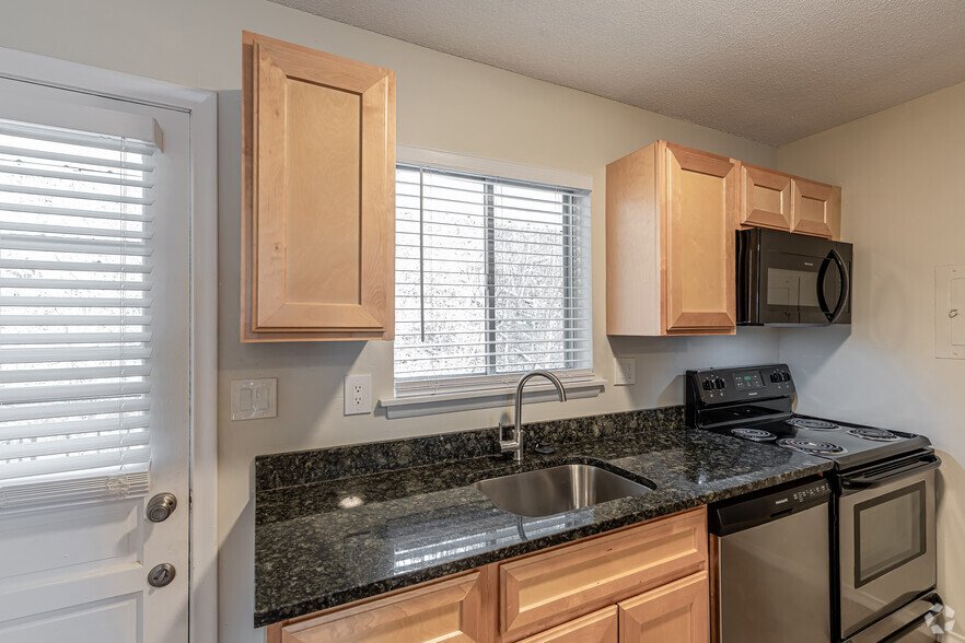 1BR, 1BA - Summit Kitchen - Summit and Birch Hill Apartments