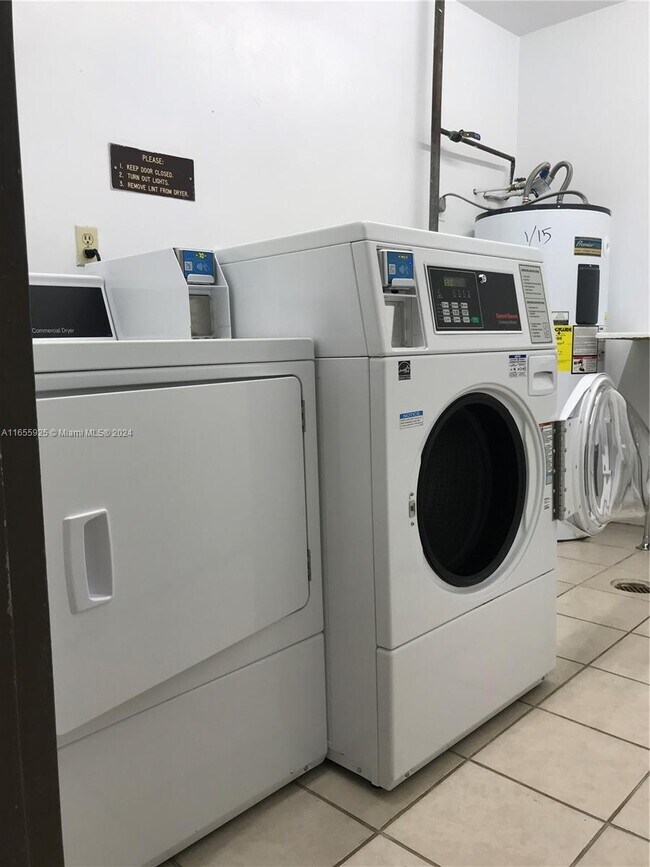 Building Photo - 1865 S Ocean Dr