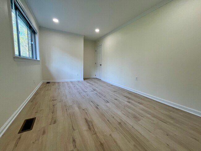 Building Photo - 2402 Corral Rd