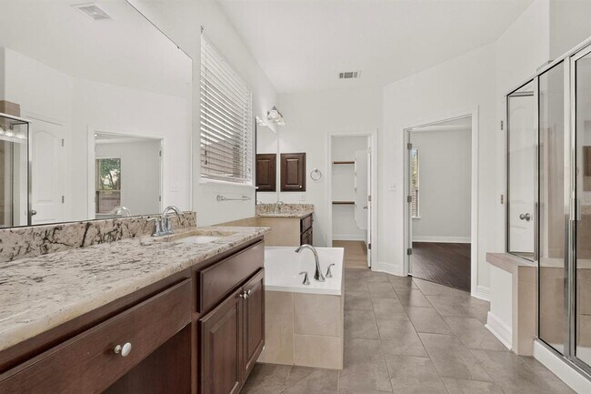Building Photo - 105 Martino Trail