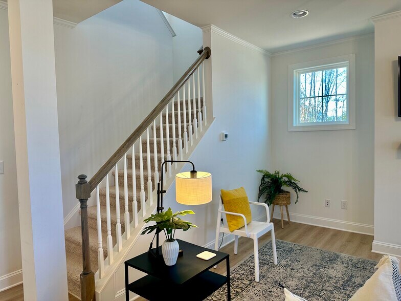 Building Photo - 203 Southerby Bluffs Ct