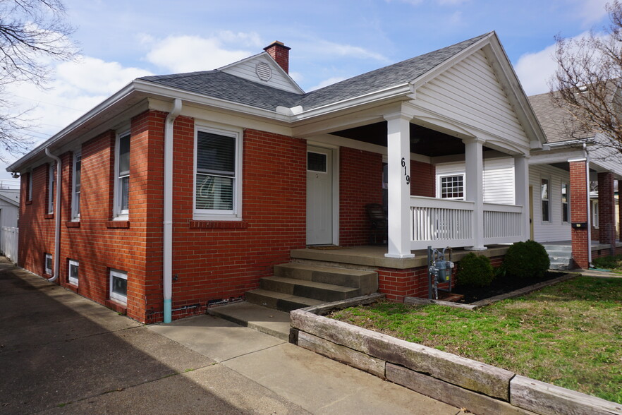 Building Photo - 619 S Rotherwood Ave