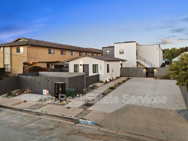 Building Photo - 1638 Elm Ave