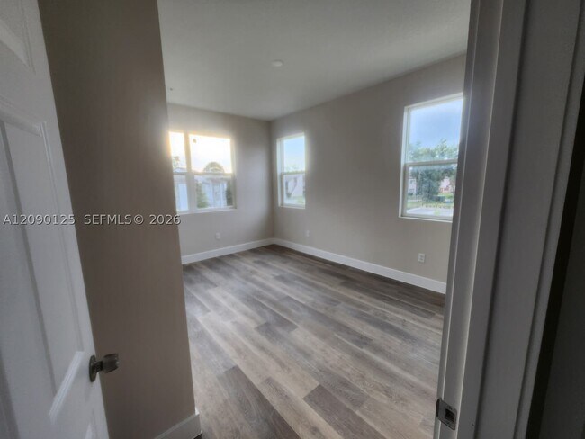 Building Photo - 4424 S Texas Ave