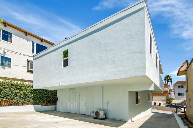 Building Photo - Malaga-GJA