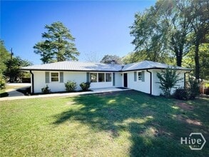 Building Photo - 1092 West Lake Dr