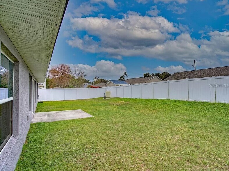 Fenced Patio View 2 - 1037 Cass Ave