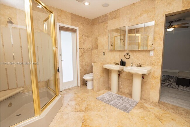 Building Photo - 413 Tamarind Dr