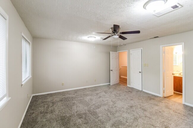 Building Photo - 5739 Hilton Ridge Rd