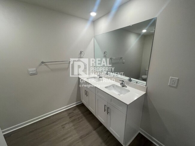 Building Photo - Brand New 3bd/2.5ba Townhome in Trinity